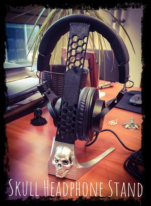 Headphone Stand with a Skull