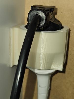 Socket holder
