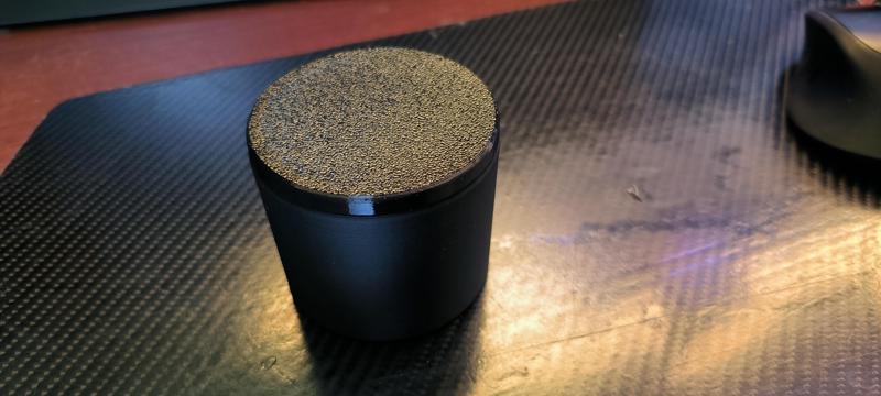 Fixation pour niveau a bulle diametre 60 avec capuchon TPU