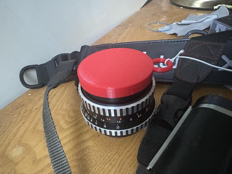 Pentacon Six lens 80mm cap