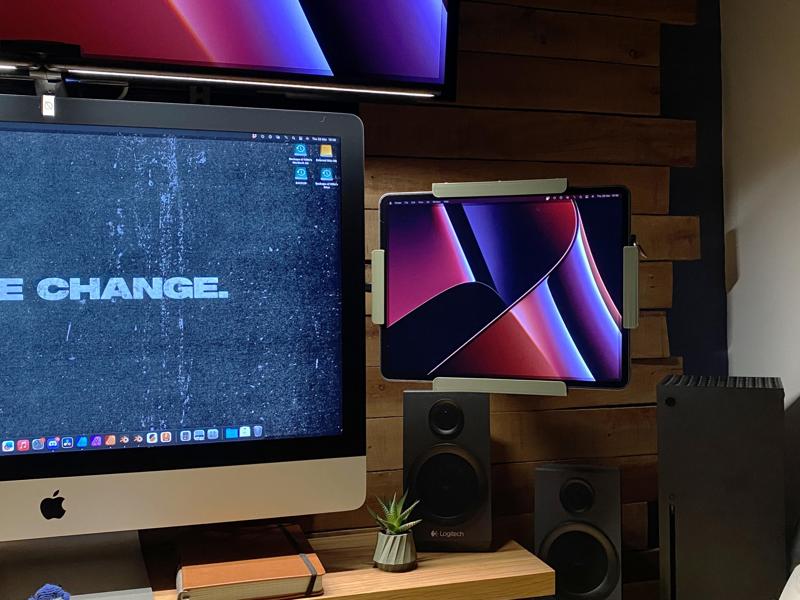 iPad Pro Adjustable Wall Mount