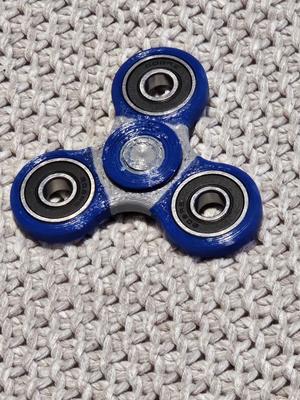 Dual color fidget spinner