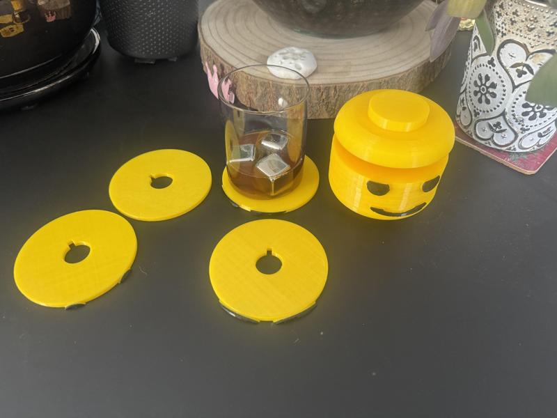 Lego head coaster / sous-verre tête de Lego