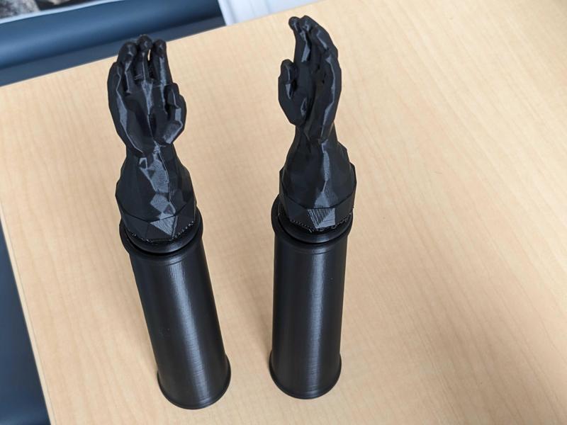 Tiny hands for back scratcher/trinket delivery