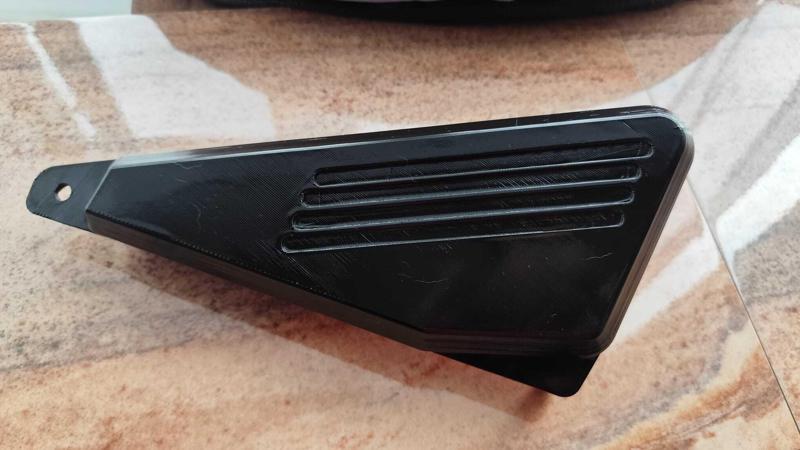 Right Side Plastic Cover Yamaha FZS600 Fazer