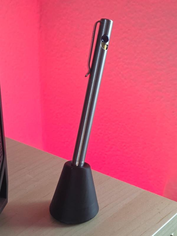 Pen Holder with weight, Big idea design ,Slim bolt action pen