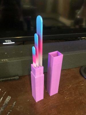 Hard case for set of glass nail files