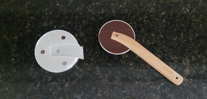 Pizza cutter holder - pizza cutter holder