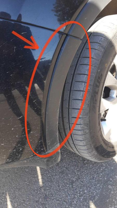 Ford Kuga 2006-2012  front bumper corner strip