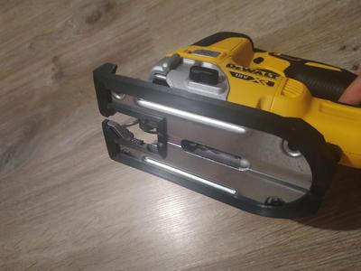 Bottom plate of Dewalt DCS335 jigsaw for rail mounting