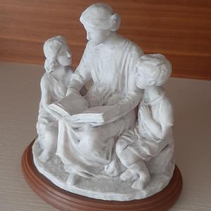 Teacher who teaches - Maestra Insegnante Professoressa che insegna, school, scuola