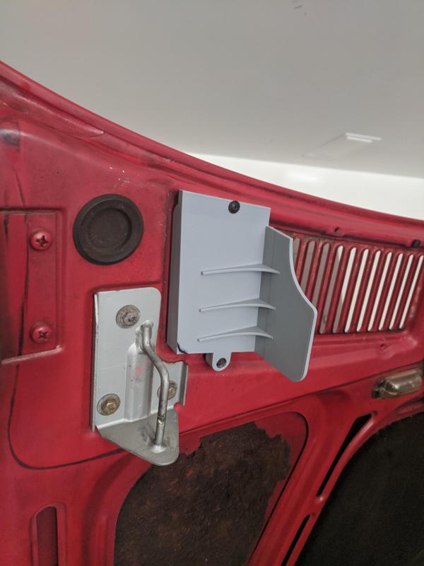 BMWE24 Hood Water Shield