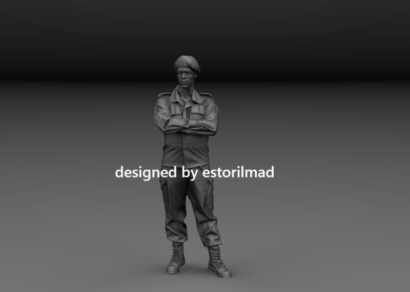 MODERN BRITISH TANK DRIVER CHALLENGER V1 TANK