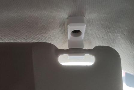 Fiat sun visor clip