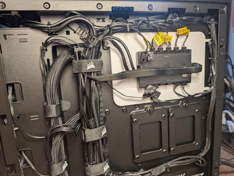 [CORSAIR] 4000D Motherboard Accessory Tray