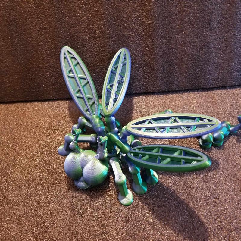 Shakaworld3D articulated dragonfly