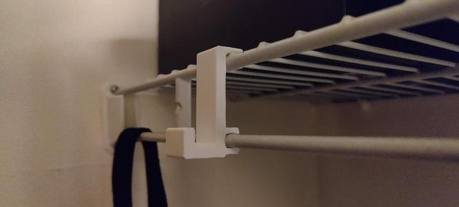Wire shelf coat hanger