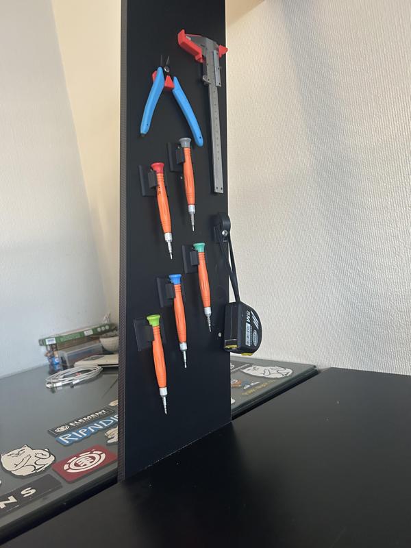 Screwdriver wall mount 12mm