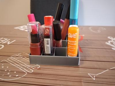 lipstick organizer