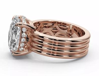Oval cut engagement ring