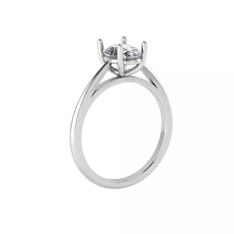 Oval shape engagement ring