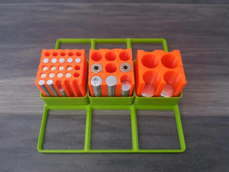 Gridfinity parametric magnet holder   