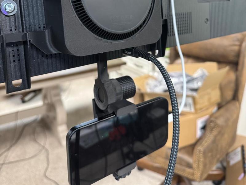 Mac mini tv mount with phone holder