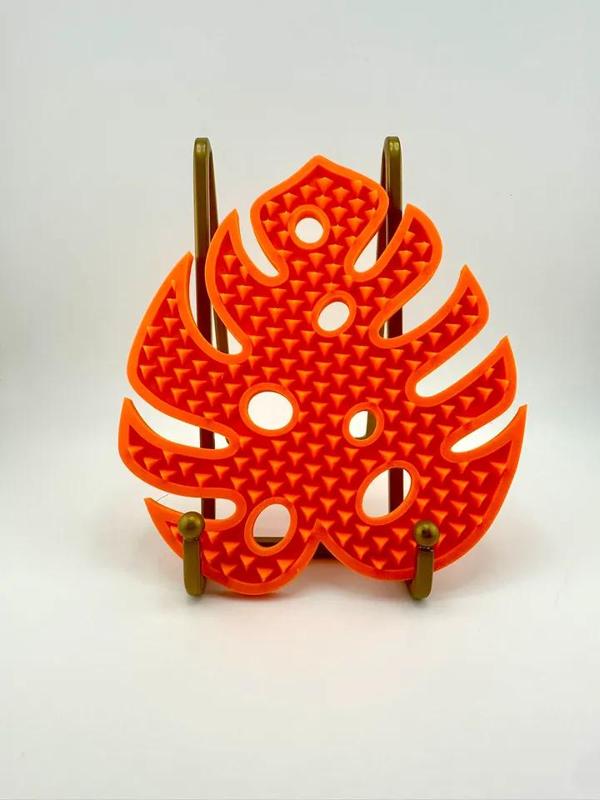 Monstera Leaf Snowboard Stomp Pad   