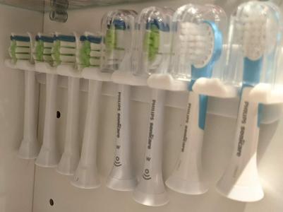Toothbrush holder