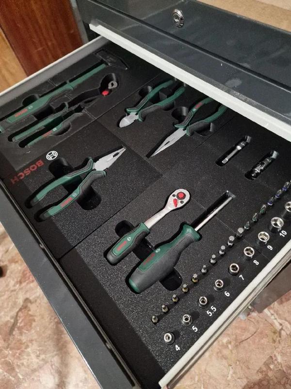 Bosch Organizer: Ratchets and Sockets + Bosch Pliers + Hammer + Parrot pliers   