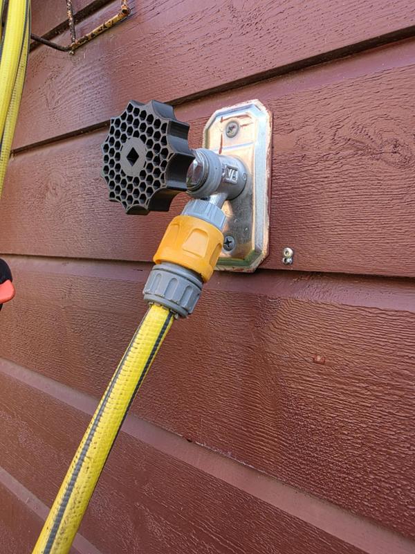 Durable water hose key / Outdoor tap key (8mm)