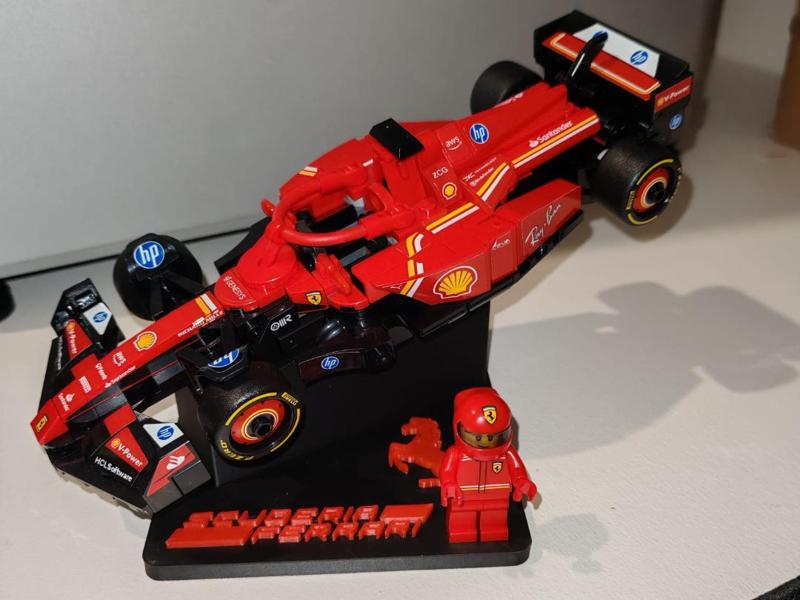 Stand Speed champions F1 car