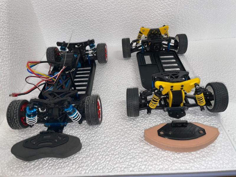 LRA: Adaptable 1:10 chassis base