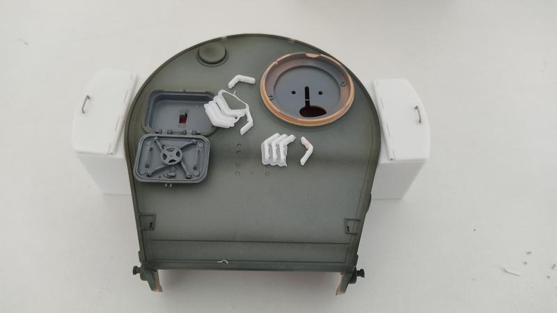 1:16 Rommel boxes and exhaust for early Tiger I