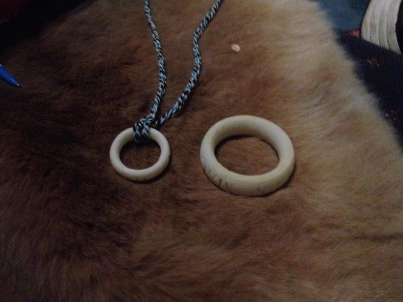 Drake's Ring from Uncharted - Sic Parvis Magna 'greatness from small beginnings'