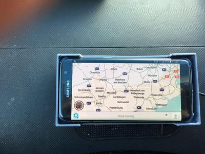 Wireless carcharger and holder for a Samsung Galaxy S7