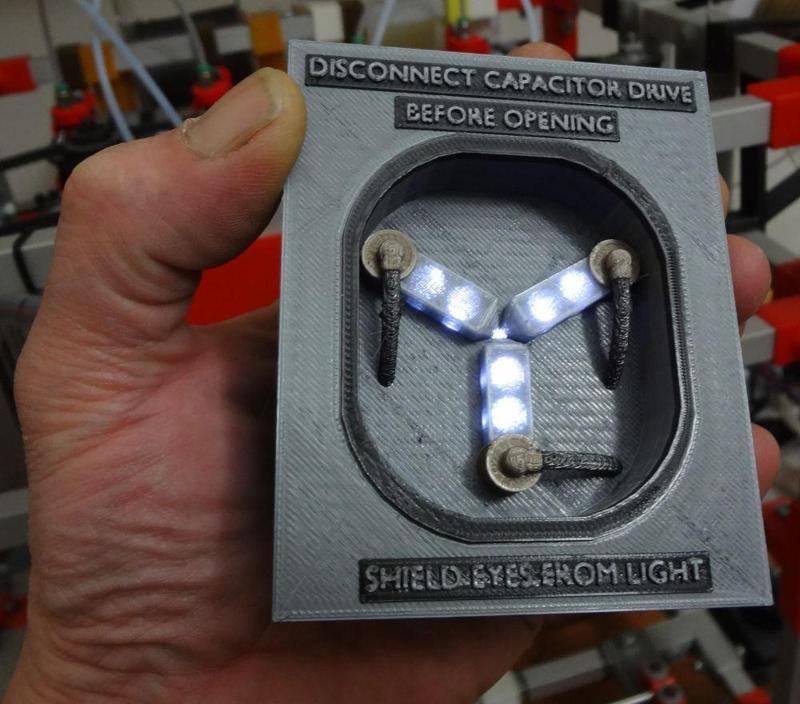 "Back to the future" gadget - printable 4 color Flux Capacitor
