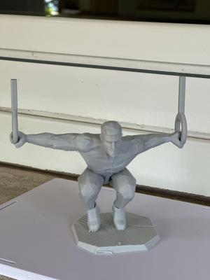 Atleta impegnato in un esercizio agli anelli STL, OBJ, 3mf