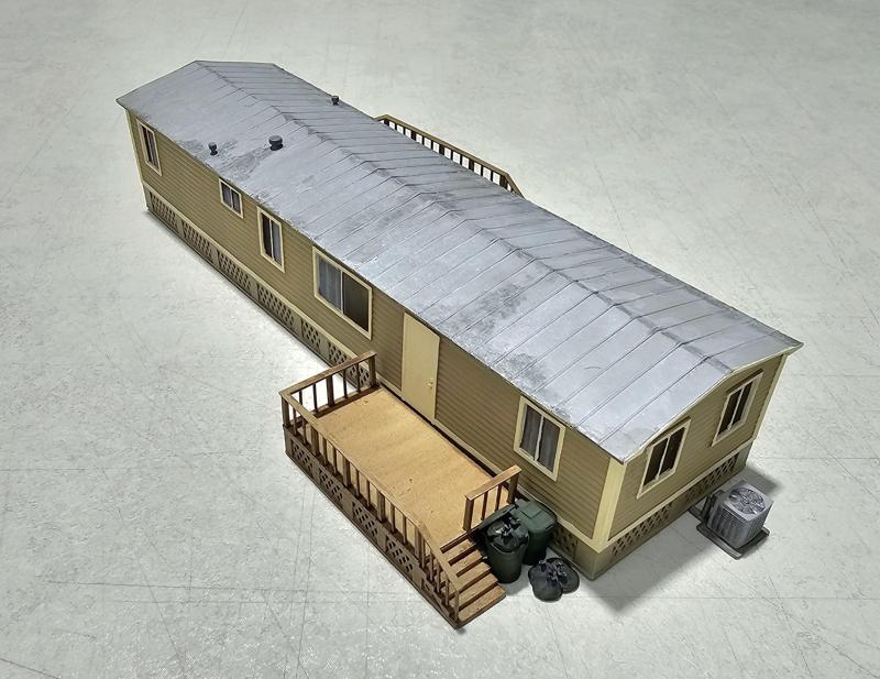 HO SCALE  16X60 1984 MOBILE HOME