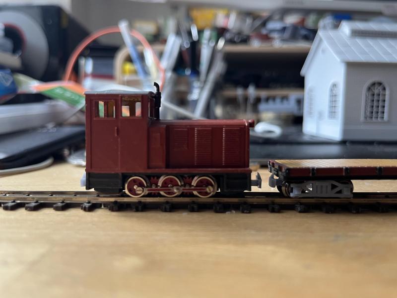 H0e/009 Small Diesel Locomotive Body for Roco Chassis
