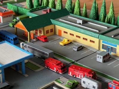 Strip mall 1 (z-scale)