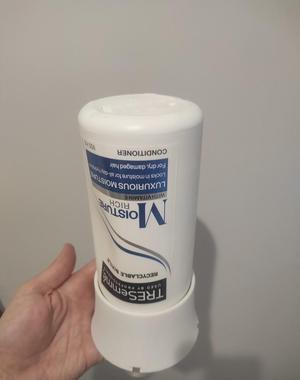 Tresemmé 900ml bottle holder