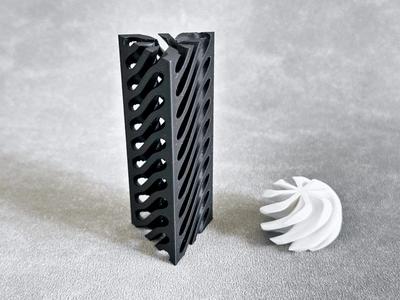 Vortex Ball Fidget – Triangle Frame Twist Toy