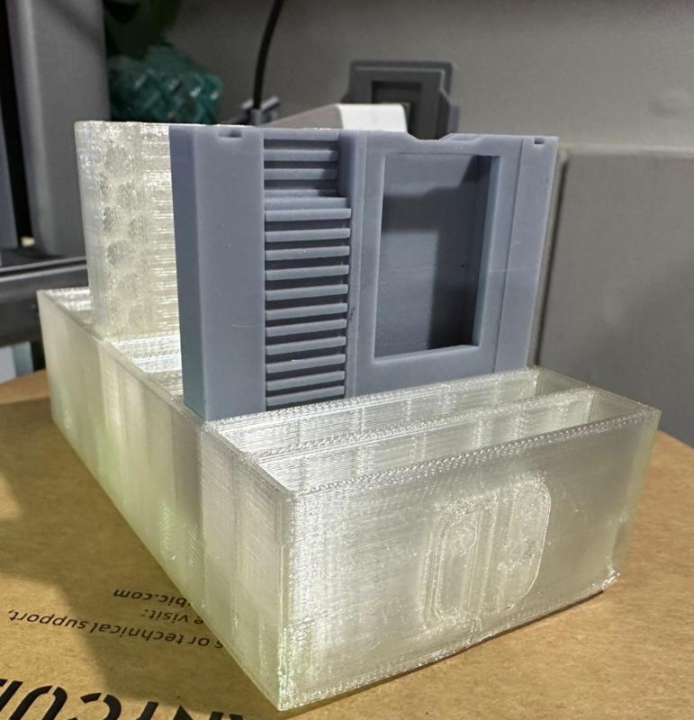 NES Cartridge Holder & NES Cartridge