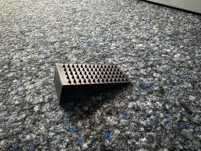 Carpet doorstoper