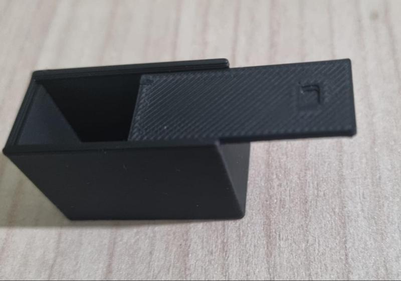 Box with removable lid