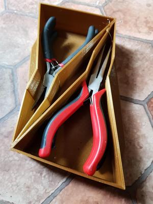 Pliers box