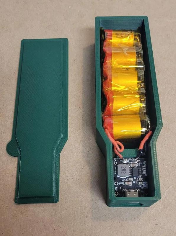 DIY Battery Bank Case for IP5310 + 5x 18300 LiPo's   