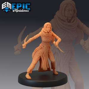 Viziers Assassin Attacking / Female Desert Rogue / Oriental Woman