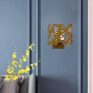 Decorative wall light